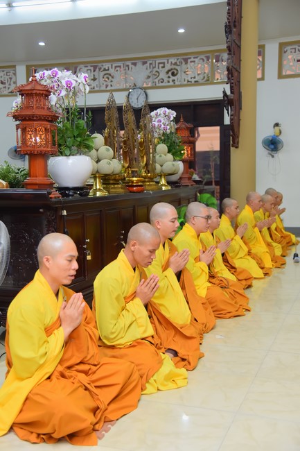 Prostrating five hundred names Bodhisattva Avalokitesvara