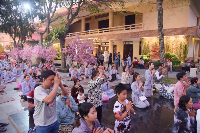 Prostrating five hundred names Bodhisattva Avalokitesvara