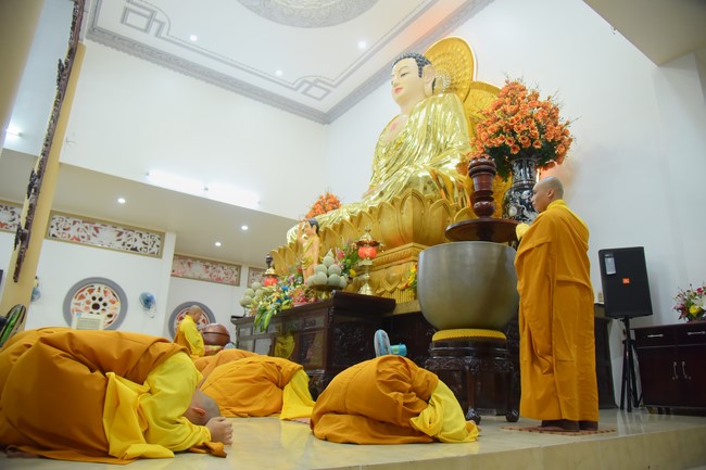 Prostrating five hundred names Bodhisattva Avalokitesvara