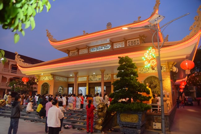 Prostrating five hundred names Bodhisattva Avalokitesvara