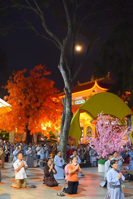 Prostrating five hundred names Bodhisattva Avalokitesvara