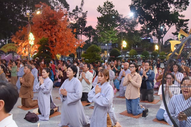 Prostrating five hundred names Bodhisattva Avalokitesvara