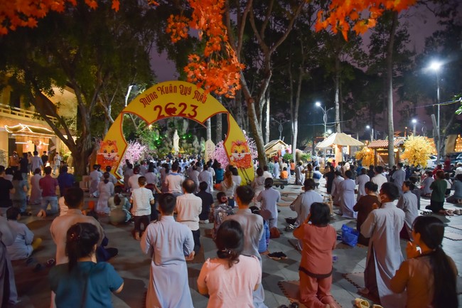 Prostrating five hundred names Bodhisattva Avalokitesvara