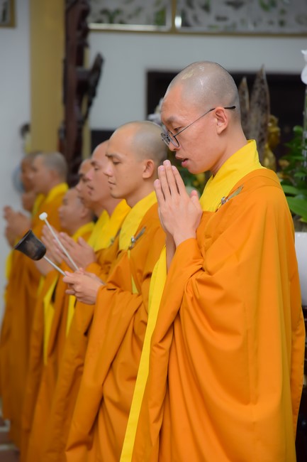 Prostrating five hundred names Bodhisattva Avalokitesvara