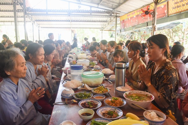 One-Day Peaceful Retreat at Dang Phap Pagoda