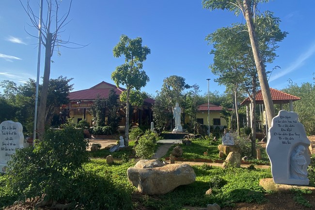 Repentant ceremony on Feb. 14th, Year of the Cat at Suoi Phap Pagoda