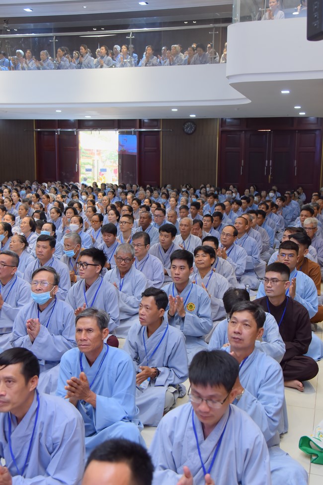 Dharma Talk Getting out of the Fire House in the 99th Seven-Day Retreat