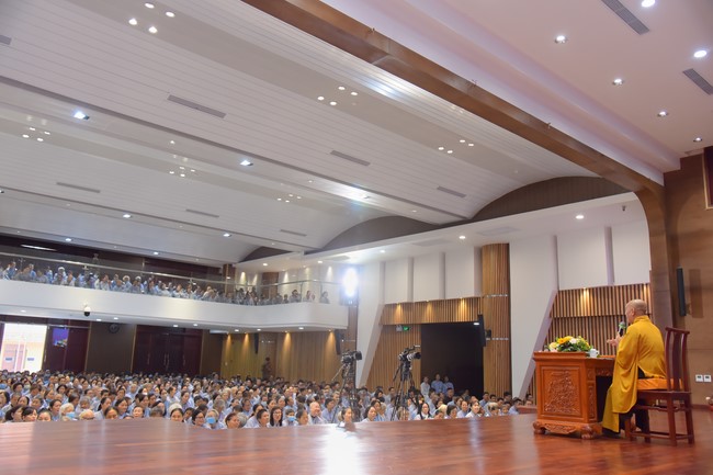 Dharma Talk Getting out of the Fire House in the 99th Seven-Day Retreat