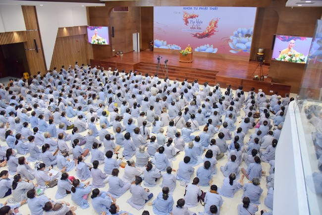 Dharma Talk Getting out of the Fire House in the 99th Seven-Day Retreat