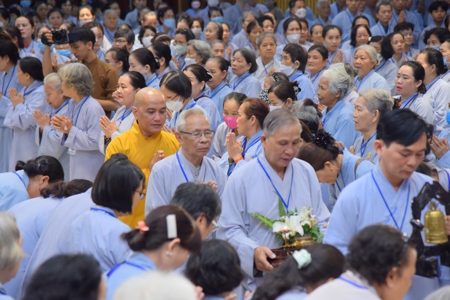 Dharma Talk Getting out of the Fire House in the 99th Seven-Day Retreat
