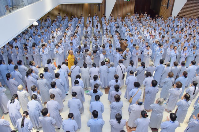 Dharma Talk Getting out of the Fire House in the 99th Seven-Day Retreat