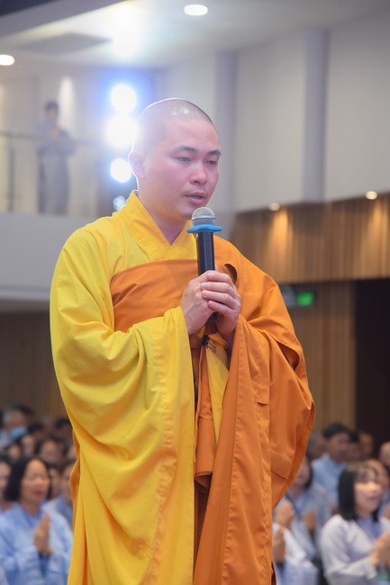 Dharma Talk Getting out of the Fire House in the 99th Seven-Day Retreat