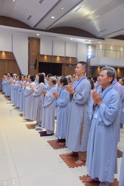 Dharma Talk Getting out of the Fire House in the 99th Seven-Day Retreat