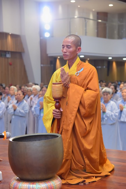 Dharma Talk Getting out of the Fire House in the 99th Seven-Day Retreat