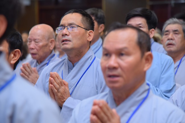 Dharma Talk Getting out of the Fire House in the 99th Seven-Day Retreat