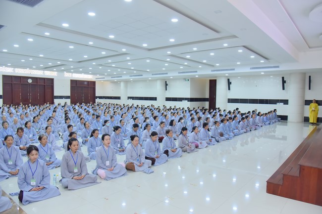 Dharma Talk Getting out of the Fire House in the 99th Seven-Day Retreat