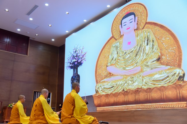 Dharma Talk Getting out of the Fire House in the 99th Seven-Day Retreat