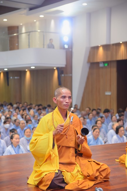 Dharma Talk Getting out of the Fire House in the 99th Seven-Day Retreat