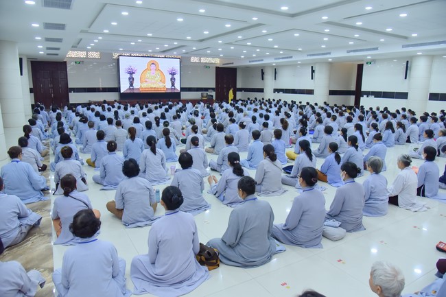 Dharma Talk Getting out of the Fire House in the 99th Seven-Day Retreat