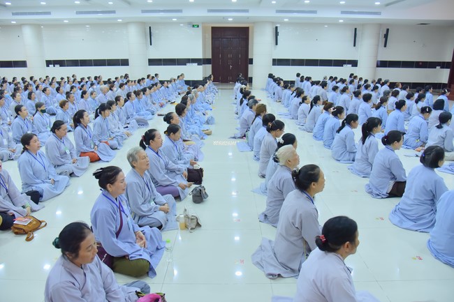 Dharma Talk Getting out of the Fire House in the 99th Seven-Day Retreat