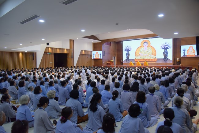 Dharma Talk Getting out of the Fire House in the 99th Seven-Day Retreat