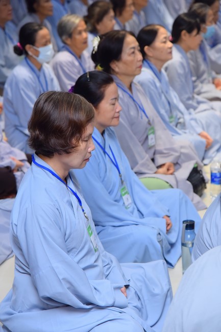 Dharma Talk Getting out of the Fire House in the 99th Seven-Day Retreat