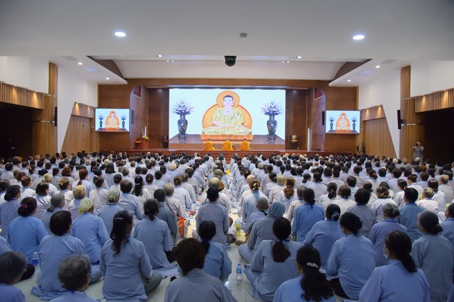 Dharma Talk Getting out of the Fire House in the 99th Seven-Day Retreat