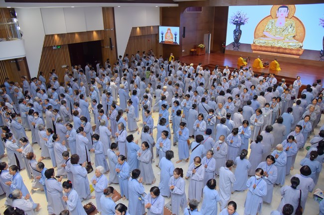 Dharma Talk Getting out of the Fire House in the 99th Seven-Day Retreat