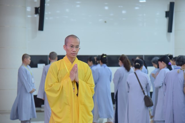 Dharma Talk Getting out of the Fire House in the 99th Seven-Day Retreat