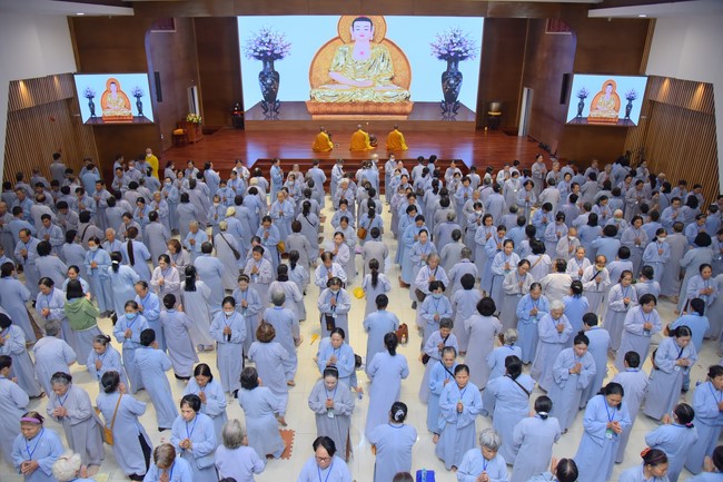 Dharma Talk Getting out of the Fire House in the 99th Seven-Day Retreat