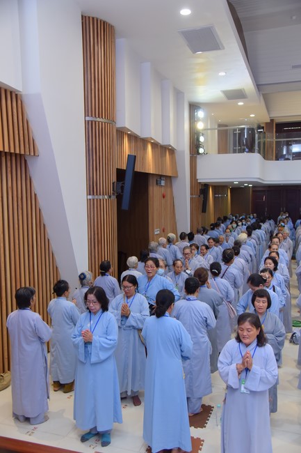 Dharma Talk Getting out of the Fire House in the 99th Seven-Day Retreat