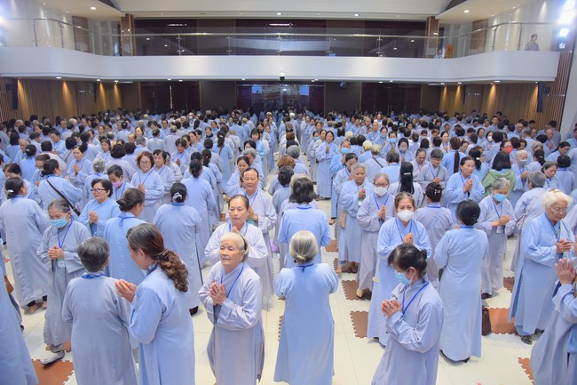 Dharma Talk Getting out of the Fire House in the 99th Seven-Day Retreat