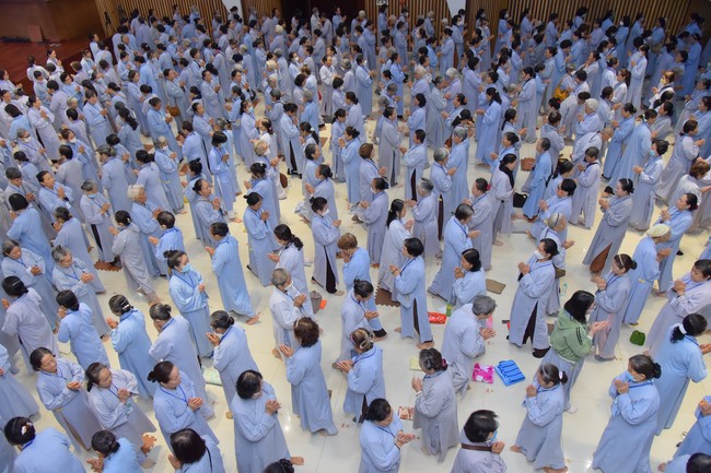 Dharma Talk Getting out of the Fire House in the 99th Seven-Day Retreat