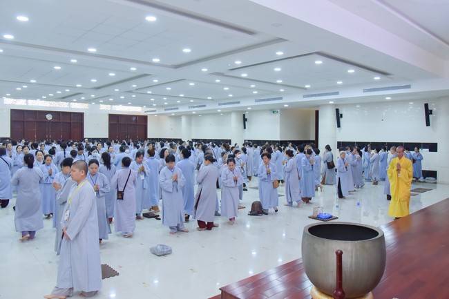 Dharma Talk Getting out of the Fire House in the 99th Seven-Day Retreat