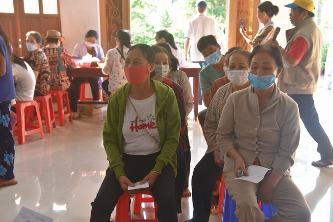 Program of healthy examination - treatment, free medicine and charity gift giving at Dang Phap Pagoda in Binh Phuoc