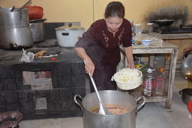 Program of healthy examination - treatment, free medicine and charity gift giving at Dang Phap Pagoda in Binh Phuoc