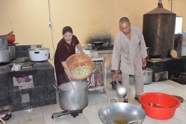 Program of healthy examination - treatment, free medicine and charity gift giving at Dang Phap Pagoda in Binh Phuoc