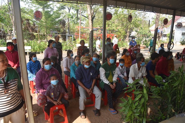 Program of healthy examination - treatment, free medicine and charity gift giving at Dang Phap Pagoda in Binh Phuoc