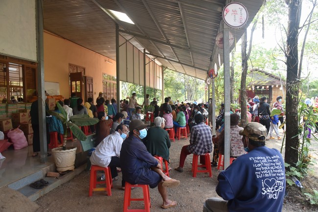 Program of healthy examination - treatment, free medicine and charity gift giving at Dang Phap Pagoda in Binh Phuoc