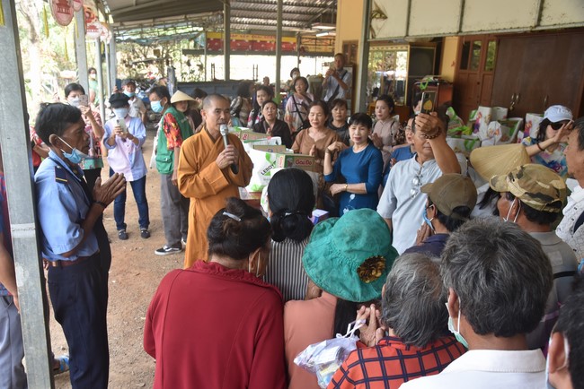 Program of healthy examination - treatment, free medicine and charity gift giving at Dang Phap Pagoda in Binh Phuoc