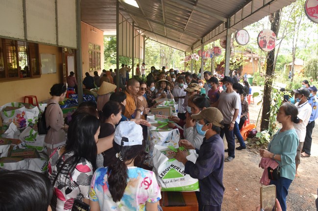 Program of healthy examination - treatment, free medicine and charity gift giving at Dang Phap Pagoda in Binh Phuoc