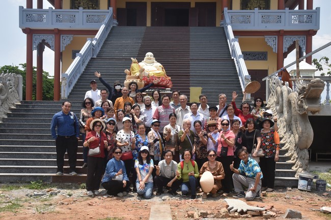 Program of healthy examination - treatment, free medicine and charity gift giving at Dang Phap Pagoda in Binh Phuoc