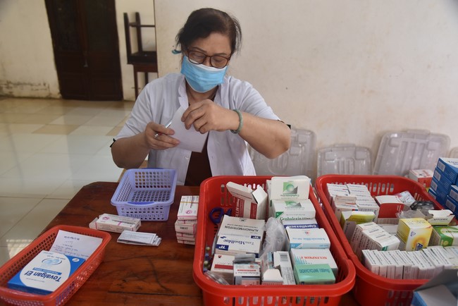 Program of healthy examination - treatment, free medicine and charity gift giving at Dang Phap Pagoda in Binh Phuoc