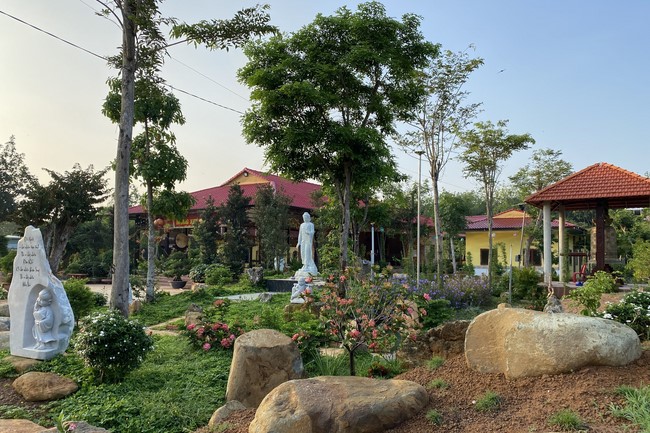 One-Day Peaceful Retreat at Suoi Phap Pagoda