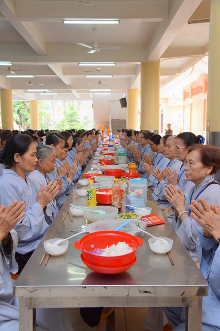 Dharma Talk Let's practice to end suffering in the 99th Seven-Day Retreat