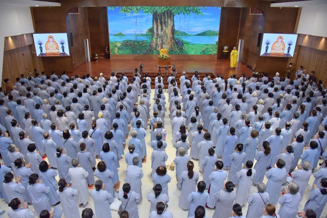 Dharma Talk Let's practice to end suffering in the 99th Seven-Day Retreat
