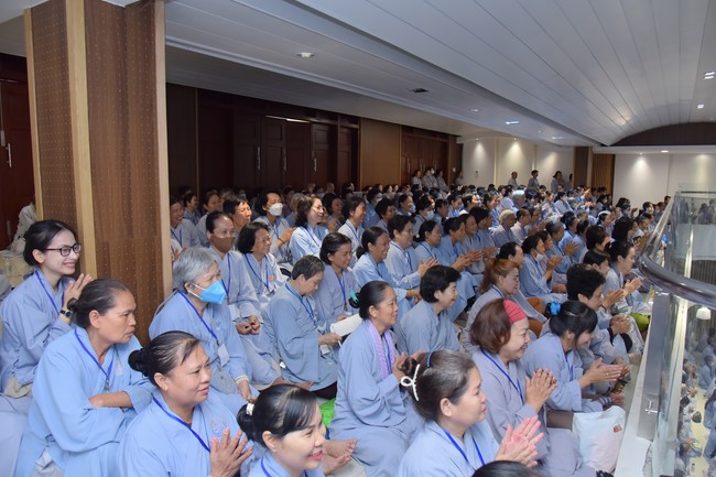 Dharma Talk Let's practice to end suffering in the 99th Seven-Day Retreat