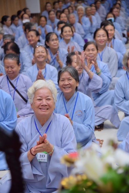 Dharma Talk Let's practice to end suffering in the 99th Seven-Day Retreat