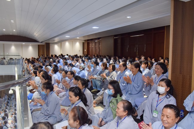 Dharma Talk Let's practice to end suffering in the 99th Seven-Day Retreat