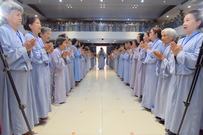 Dharma Talk Let's practice to end suffering in the 99th Seven-Day Retreat